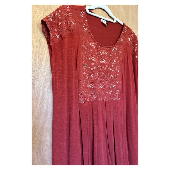 Anthropologie Akemi + Kin Arcana
Embroidered Top - Picture 4 of 9